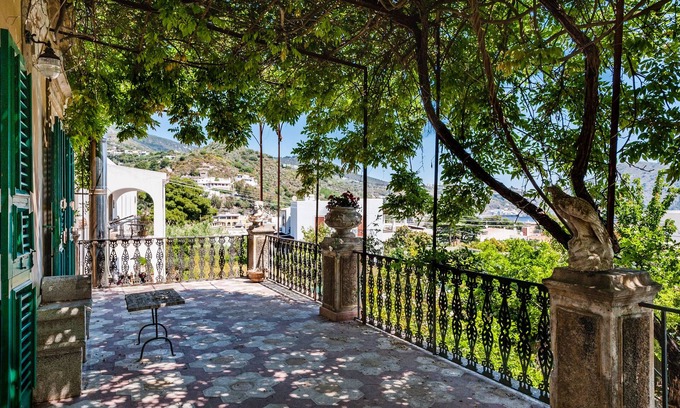 Lipari Historic Centre Cottage | Villa di Charme Vicino al Centro