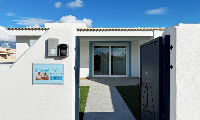 Valledoria Villa | Villa Dolce Vita-new villa with garden 5 minutes from the beach