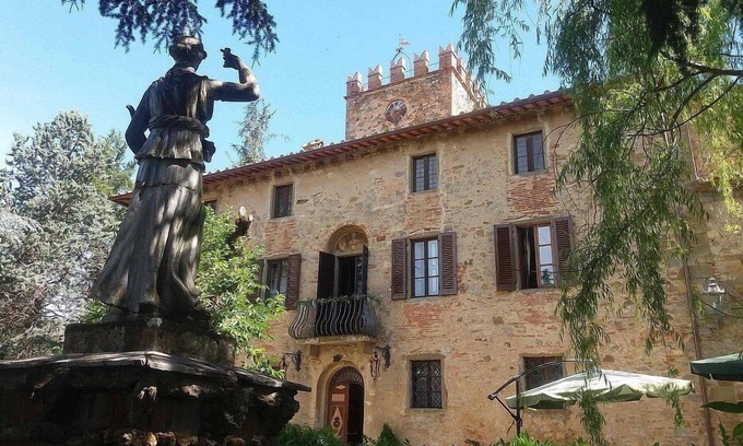 Bucine House | Villa Doralicia A: A characteristic and welcoming two-story historical villa surrounded by the greenery, with Free WI-FI.