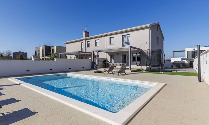 Bale House | Villa Dream Place by Interhome