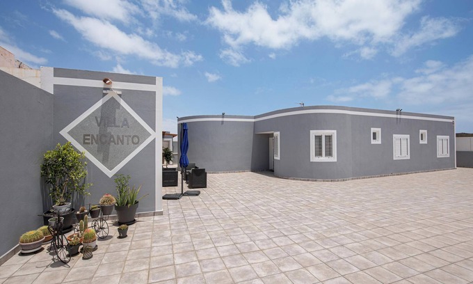 Caleta de Fuste Villa | Villa "Encanto Fuerteventura" with Whirlpool & Wi-Fi