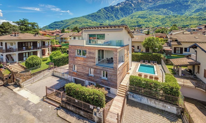 Colico Piano Villa | VILLA FAMILY COLICO WITH POOL