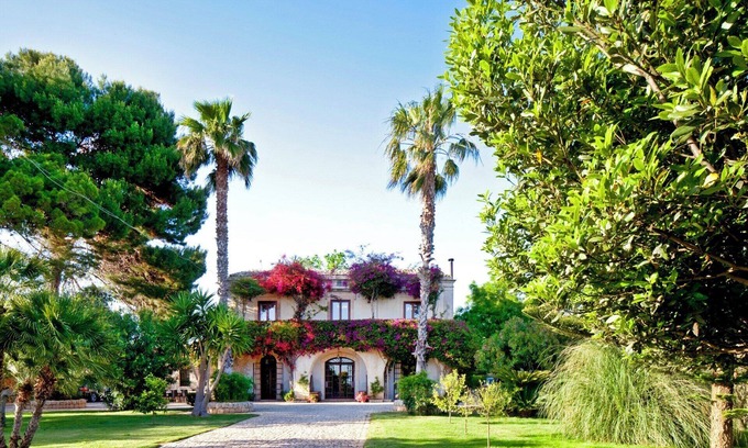 Scicli Villa | Villa Farli - Ten Bedroom Villa, Sleeps 20