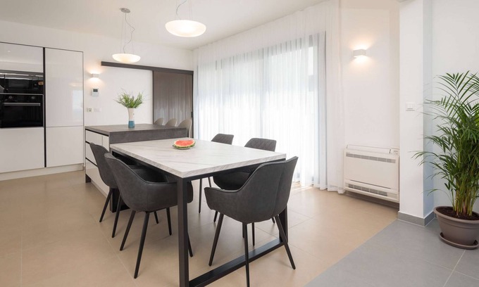 Podstrana Apartment | Villa Four Brothers No.3 Middle Floor