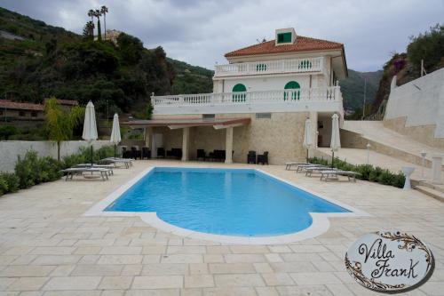 Scaletta Zanclea Bed & Breakfast | Villa Frank