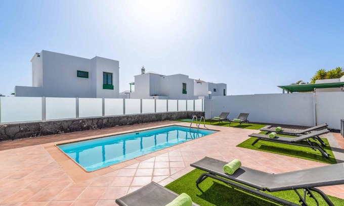 Playa Blanca Villa | Villa Fula