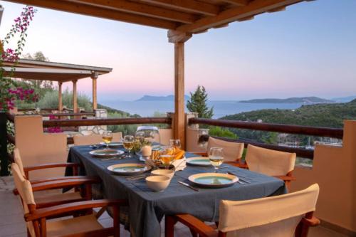 Sivota Villa | Villa Giancarlo - Lovely Villa with Stone and Wood Elements in Sivota Bay