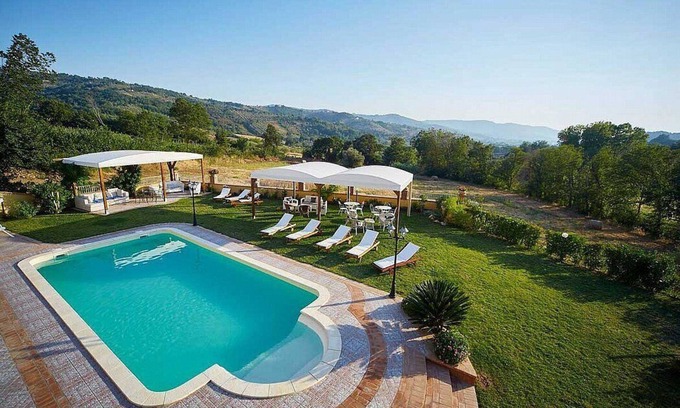 Giungano House | Villa Giuncalia D: A welcoming apartment surrounded by the greenery, with Free WI-FI.