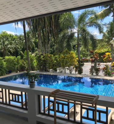 Thong Krut House | Villa helene dans cocoteraie