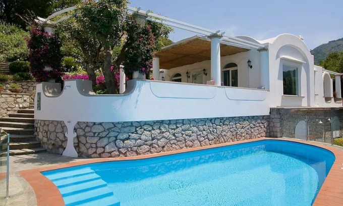 Anacapri Villa | Villa in Anacapri with 6 bedrooms sleeps 12