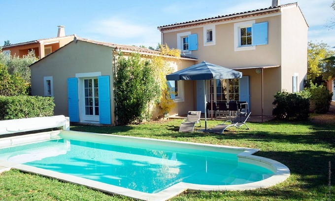 Saint-Saturnin-les-Apt House | Villa in Provence with Private Pool