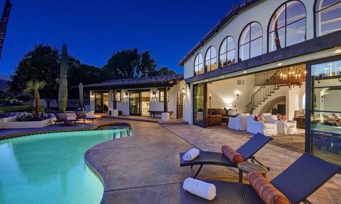Indian Wells Villa | Villa In Indian Wells With Air Conditioner, Smoking, Parking