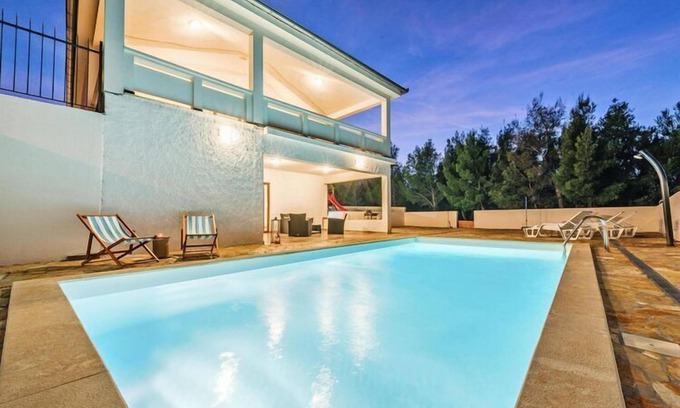 Rovanjska Villa | Villa in Rovanjska with Sea Views & Pool