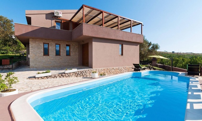 Rovanjska Villa | Villa in Rovanjska with Pool & Sea Views