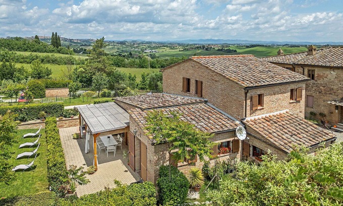 Siena Villa | Villa in Siena with 4 bedrooms sleeps 8