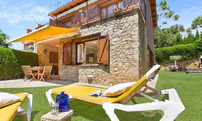 Llafranc Villa | Villa in Spain near Sandy Beach & Mountain Views