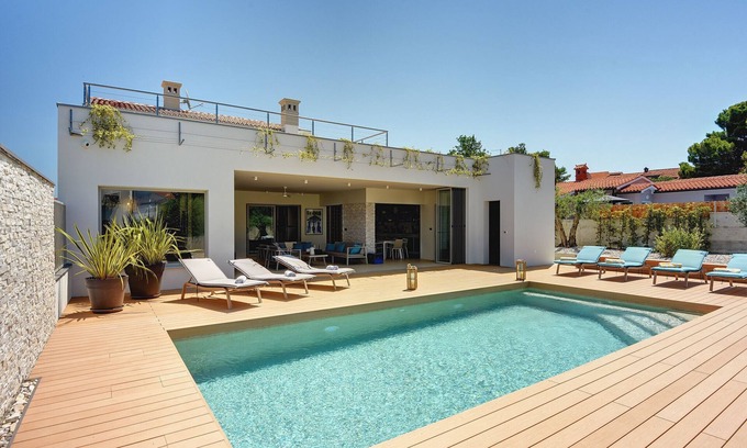 Stinjan Villa | Villa in Stinjan with Pool and Sea View