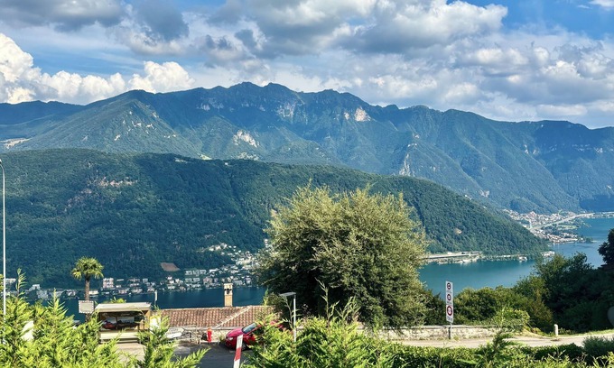 Carona Villa | Villa in the countryside with lake view - relaxation 10 min. from the city!