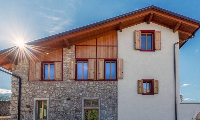 Rovereto Villa | Villa in the vineyards overlooking the mountains