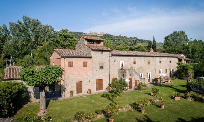 Cortona Villa | Villa in Tuscany with Private Pool & BBQ