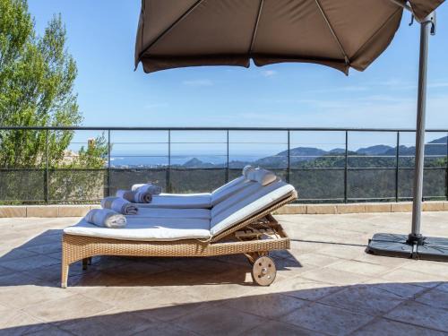 Les Adrets-de-l'Esterel Villa | Villa in Varl with Pool and Hill Views