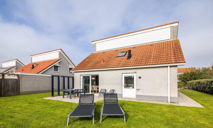 Scharendijke Villa | Villa in Zeeland near the Beach
