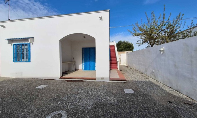 San Pietro in Bevagna House | Villa Iris with large veranda