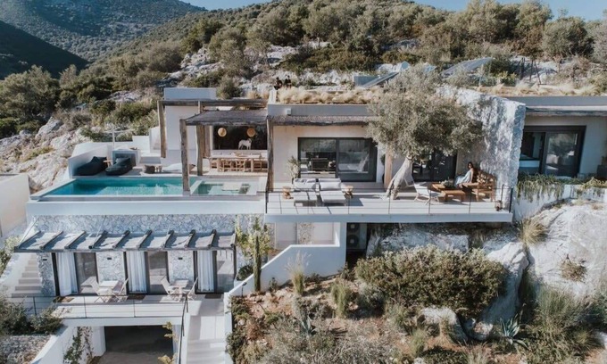 Aktio-Vonitsa Villa | Villa Iris Summary: V