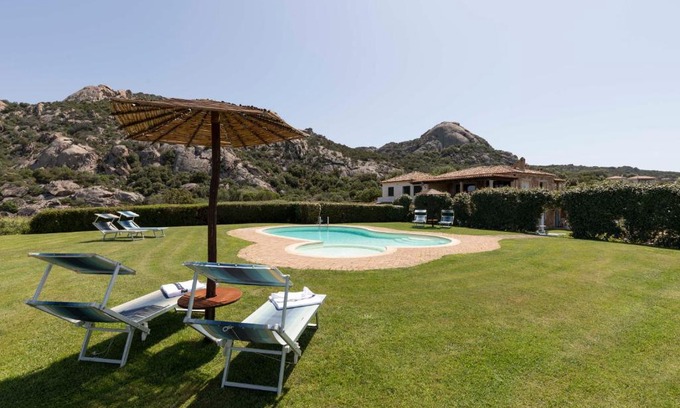 Arzachena Apartment | Villa Iris with Pool