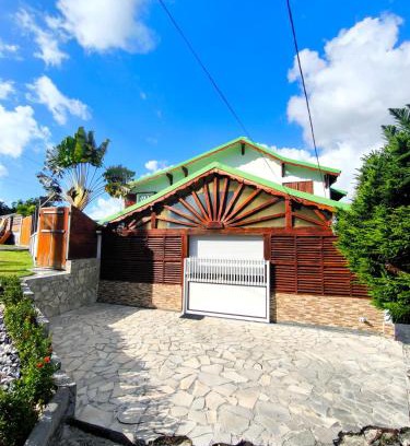 Le Moule House | Villa Ixora Hortensia