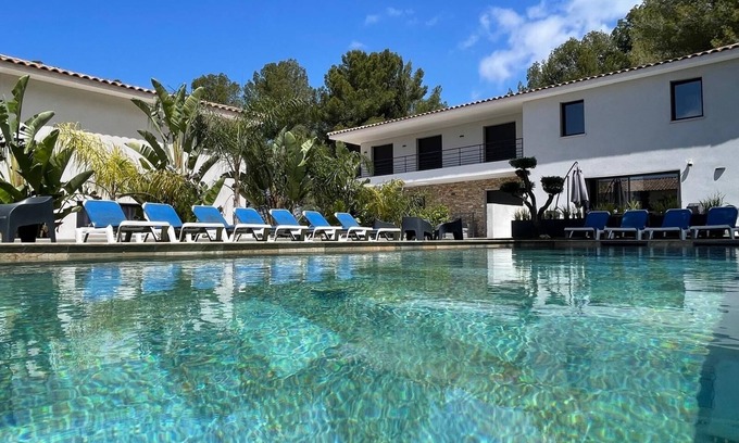 Sanary-sur-Mer Villa | Villa Jérémy 6-8 people with heated swimming pool.
