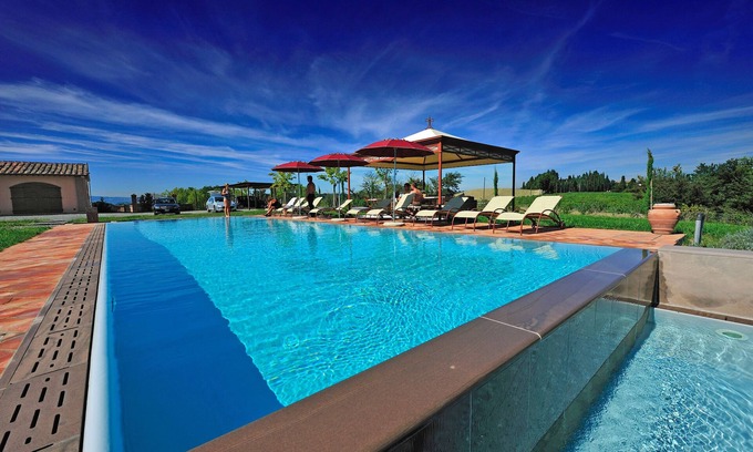 Peccioli Villa | Villa Jasmine is a luxury vacation rentals in Tuscany.