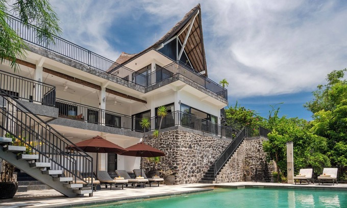 Temukus Villa | Villa Jempiring: Luxury Balinese Style Villa With Amazing Sea Views!