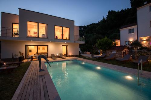 Banjol House | Villa Joy 4ever