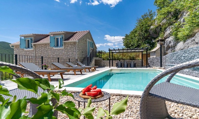 Zadvarje Villa | Villa June - Two Bedroom Villa, Sleeps 6