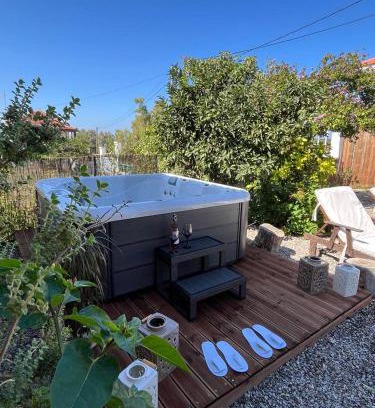 Spanokhorion Villa | Villa Kallisti - private villa with hot tub, large garden, close to the beach