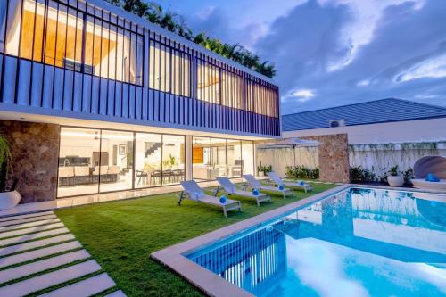 Sunset Road Villa | Villa Kamawis Seminyak
