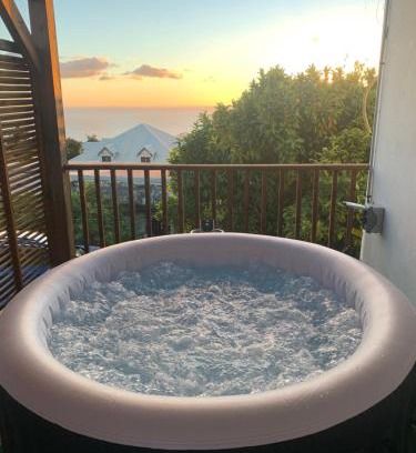 Baillif Apartment | Villa Karata Appartement T3 avec Spa et vue sur mer BAILLIF Basse-Terre