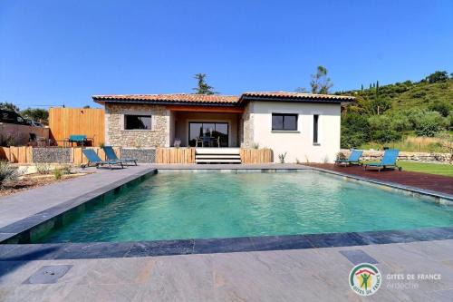 Ruoms Villa | Villa la crozette 4 étoiles, climatisée avec grande piscine