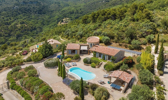 Seillans Villa | Villa La Genestière - family oasis and golfer's dream with infinity pool