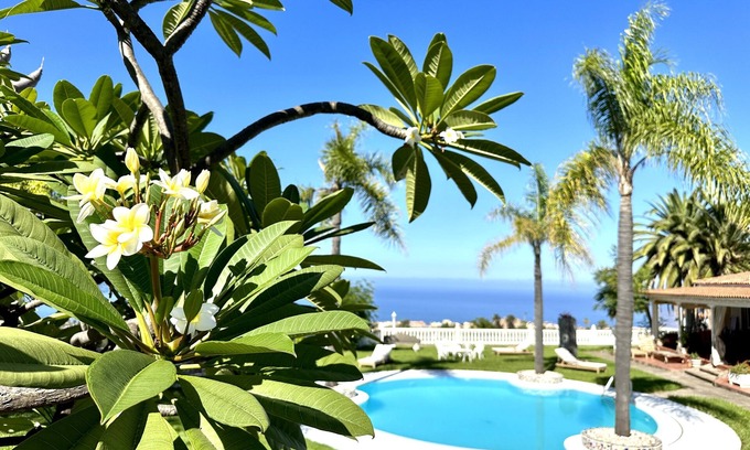 Los Realejos Villa | Villa La Perla ExoticanYour Tenerife ocean view paradise to escape!