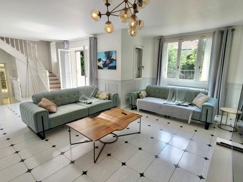 Villemomble Villa | Villa La Reyniere