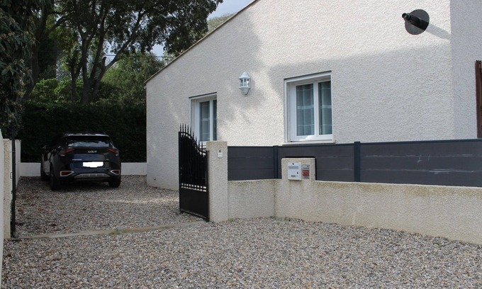 Cessenon-sur-Orb Villa | Villa Les Eucalyptus, in a quiet hamlet at the gateway to the Haut Languedoc region