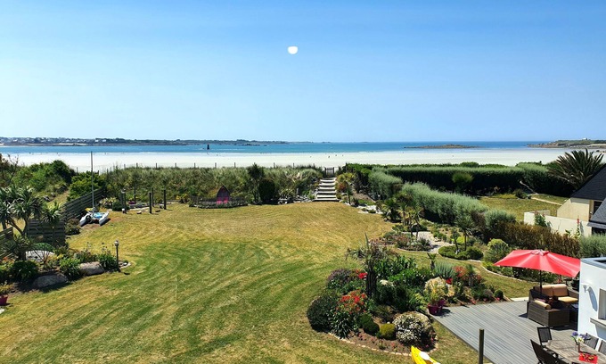 Santec House | Villa "les Voiles", les Pieds Dans L'eau, Accès Plage Direct
