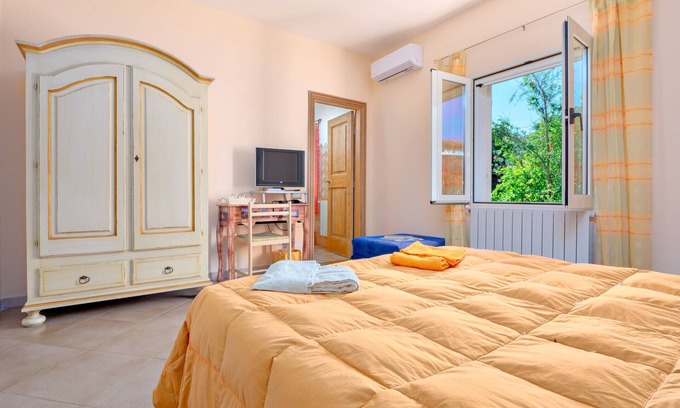 Sa Castangia Villa | Villa "Li Cuponi" with Private Terrace, 2 Balconies & Wi-Fi