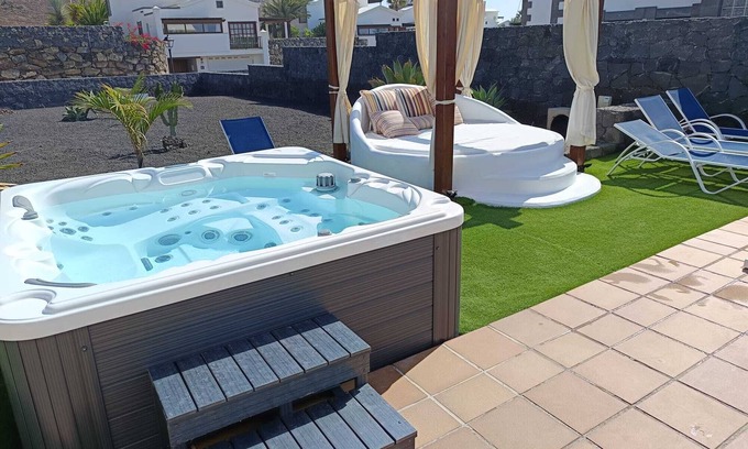 Yaiza Villa | VILLA LOS ALISIOS is a great villa with private pool