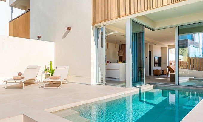 Fasnia Villa | Villa los Linos with heated plunge pool and garden