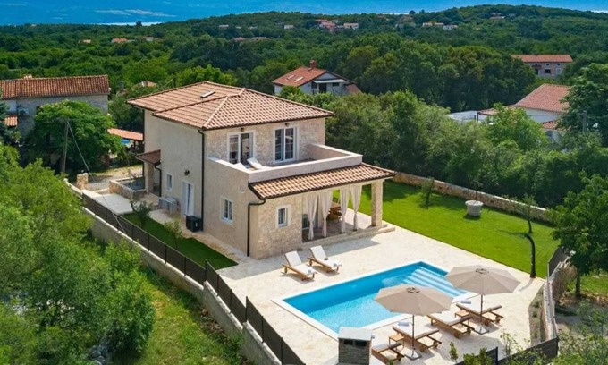 Gostinjac Villa | Villa LuLu with heated pool & playground