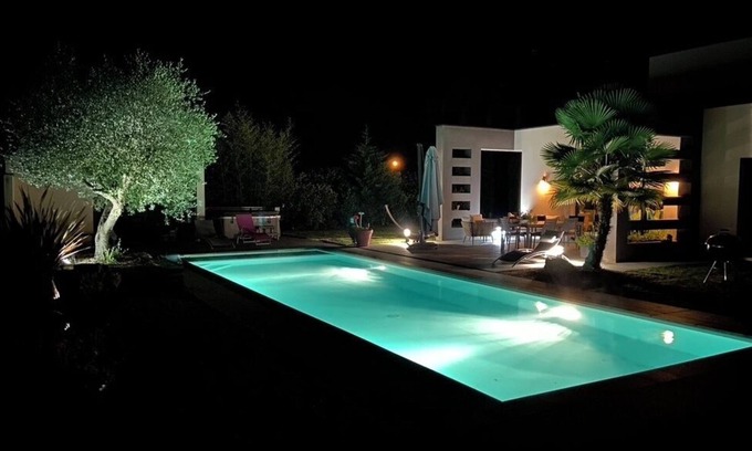 Amboise Villa | Villa Lys calm comfort swimming pool jacuzzi Amboise 2 to 10 people
