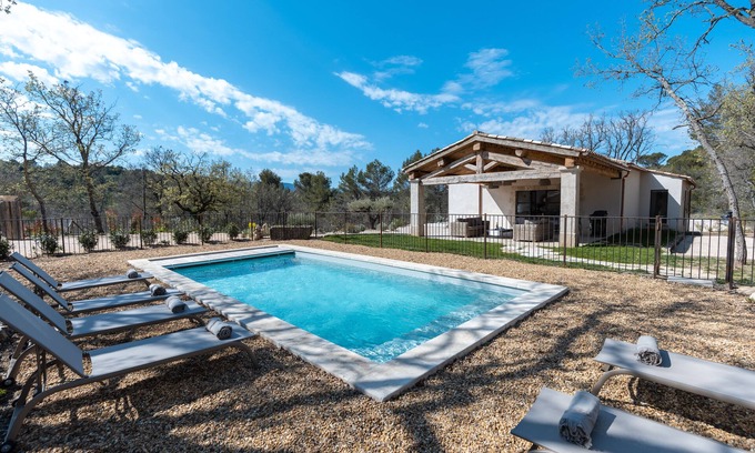 Caseneuve Villa | Villa Maira - live in the heart of authentic Provence in a charming house